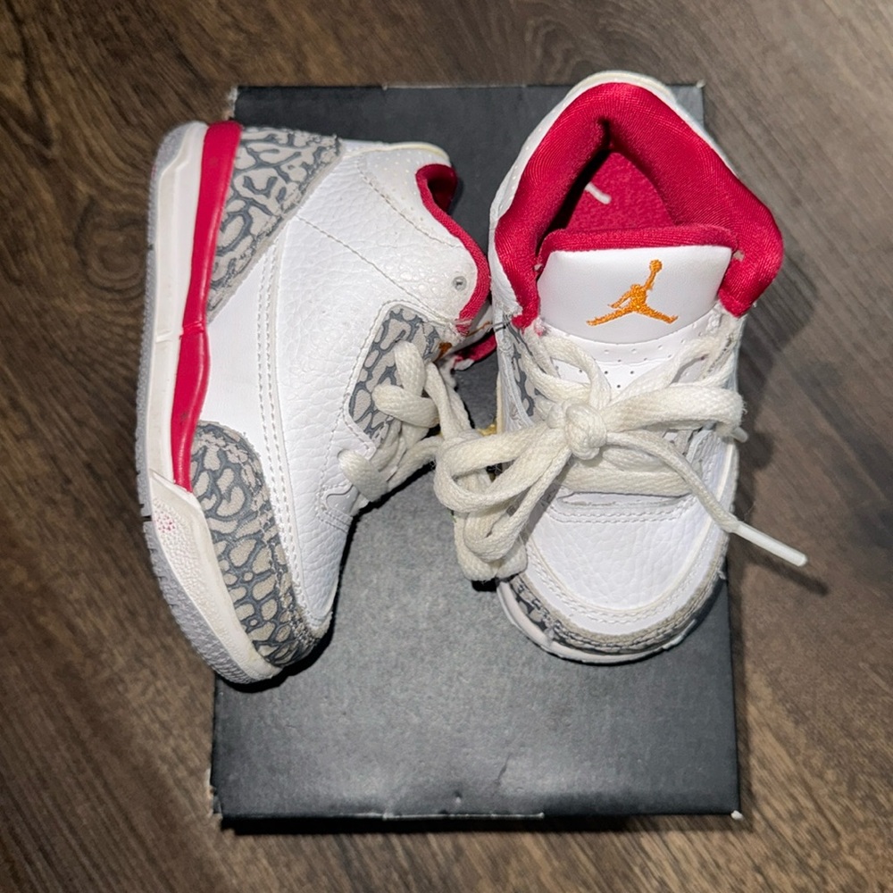 Jordan 3 Cardinal Red